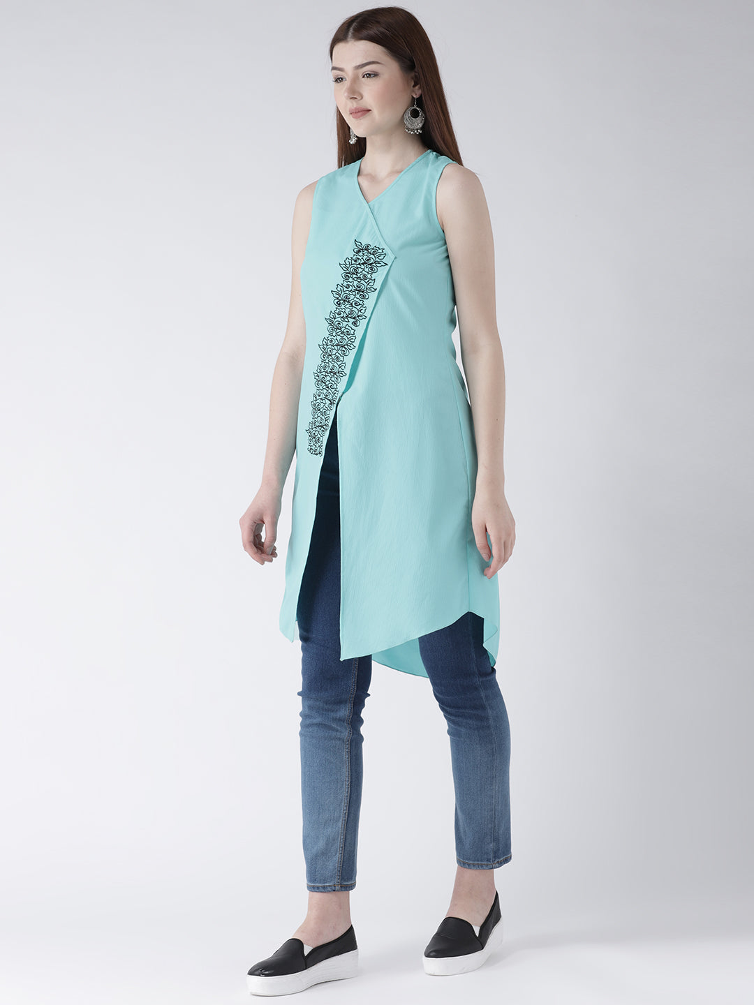 Sleeveless Mint Green Front-Slit Kurti for Women – Stylish Asymmetric Hem Kurti