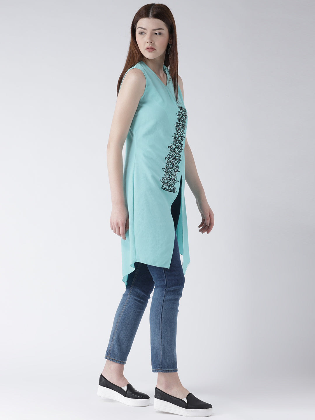 Sleeveless Mint Green Front-Slit Kurti for Women – Stylish Asymmetric Hem Kurti