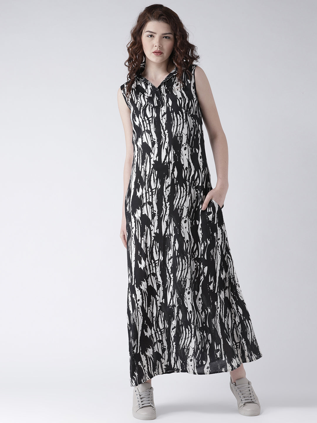 Women's Black and White Abstract Print Sleeveless Shirt Dress with Collar