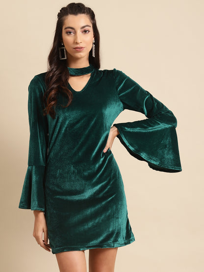 Green Velvet Mini Dress with Flared Sleeves and Choker Neck