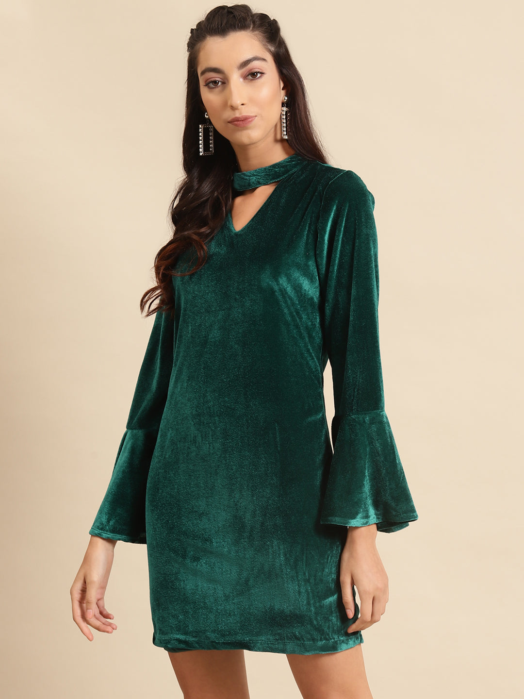 Green Velvet Mini Dress with Flared Sleeves and Choker Neck