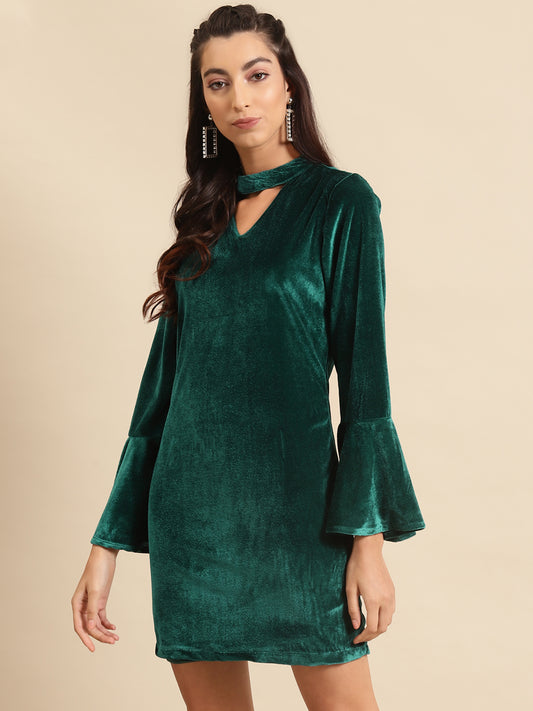 Green Velvet Mini Dress with Flared Sleeves and Choker Neck