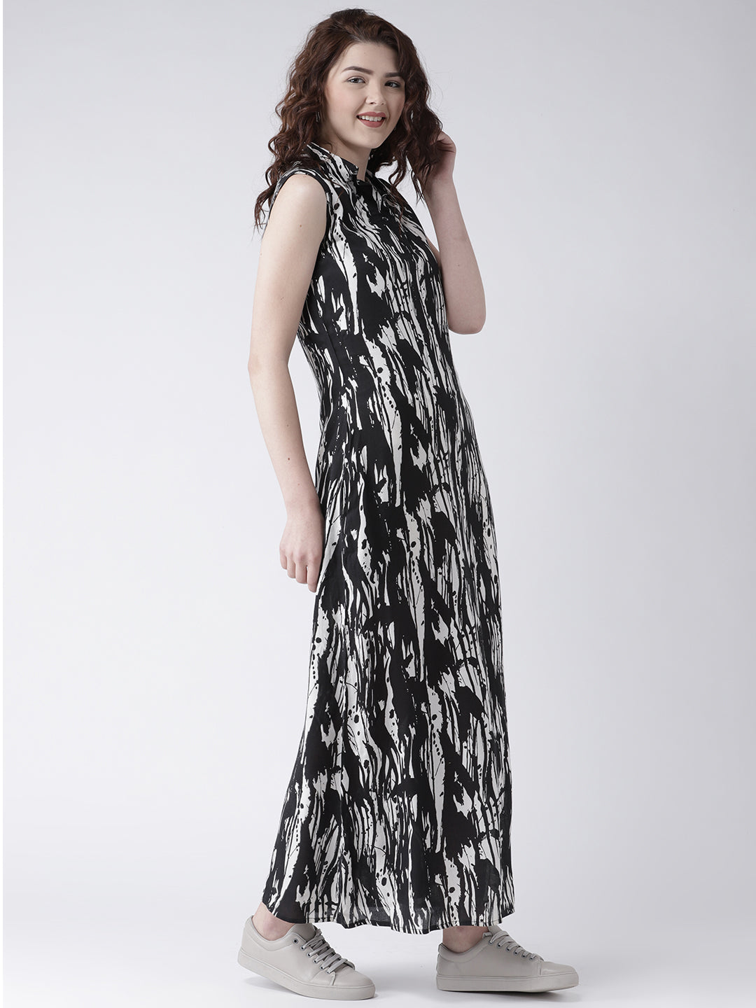 Women's Black and White Abstract Print Sleeveless Shirt Dress with Collar