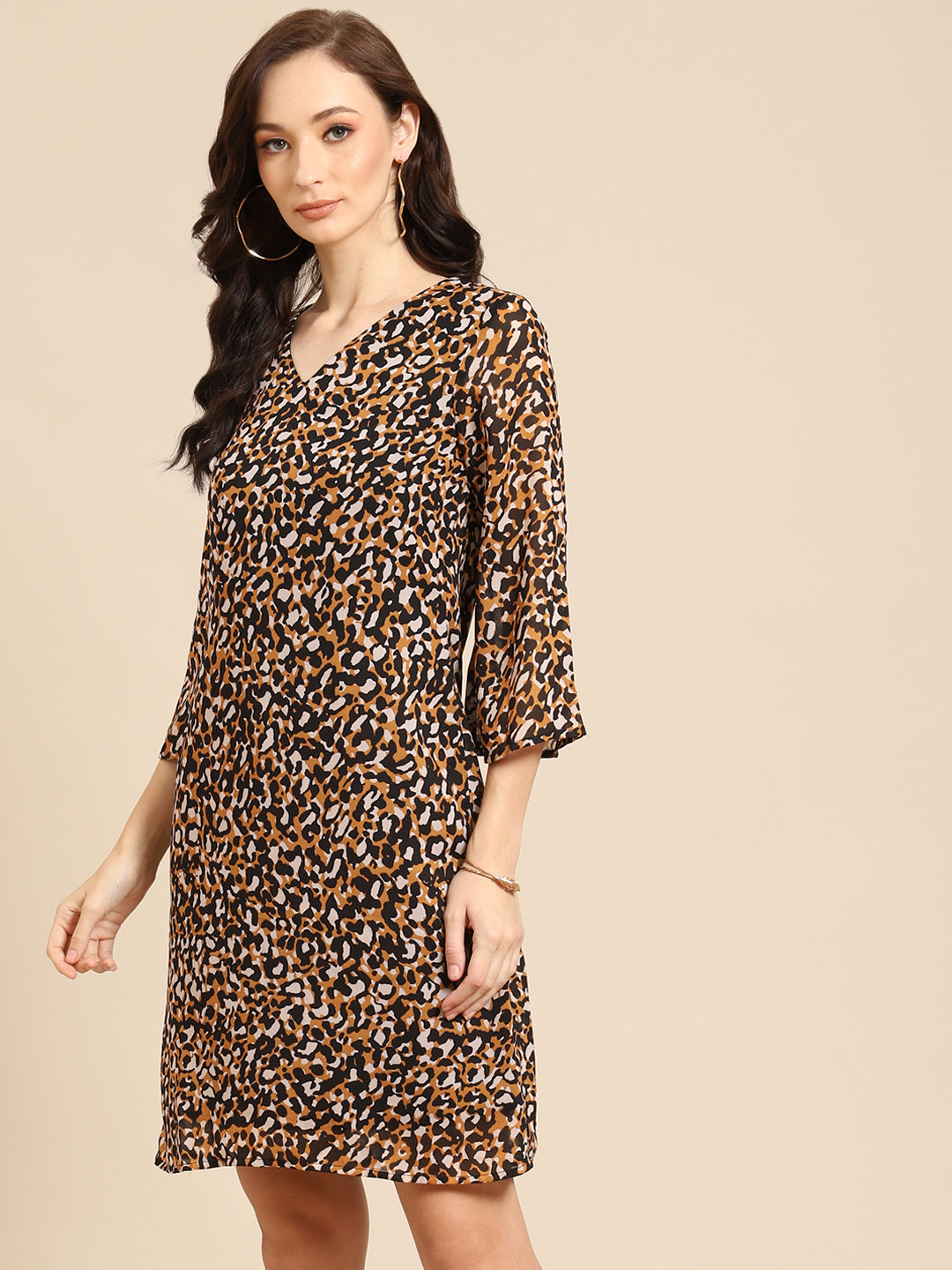 Women’s Leopard Print V-Neck Shift Dress – Casual Stylish Animal Print Outfit