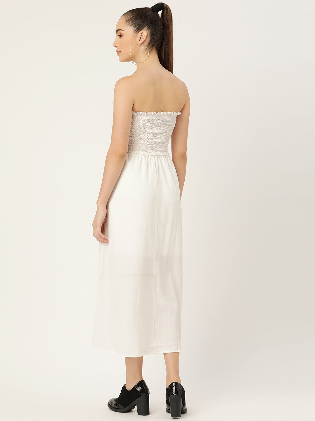 Elegant White Strapless Maxi Dress with Smocked Bodice – Perfect Summer Outfit