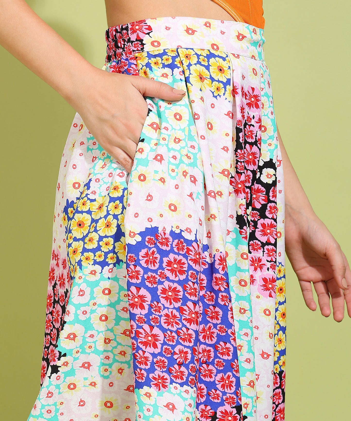 Floral Midi Skirt with Vibrant Colors and Pleated Design for Women