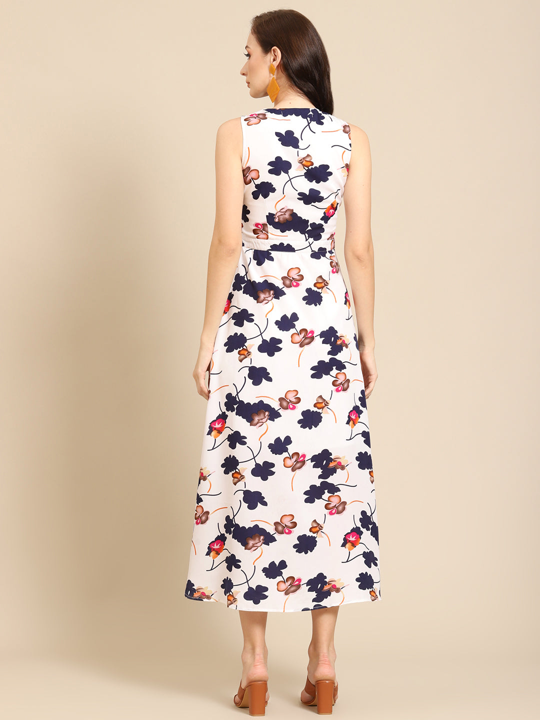 Stylish White Floral Print Sleeveless Maxi Dress for Women