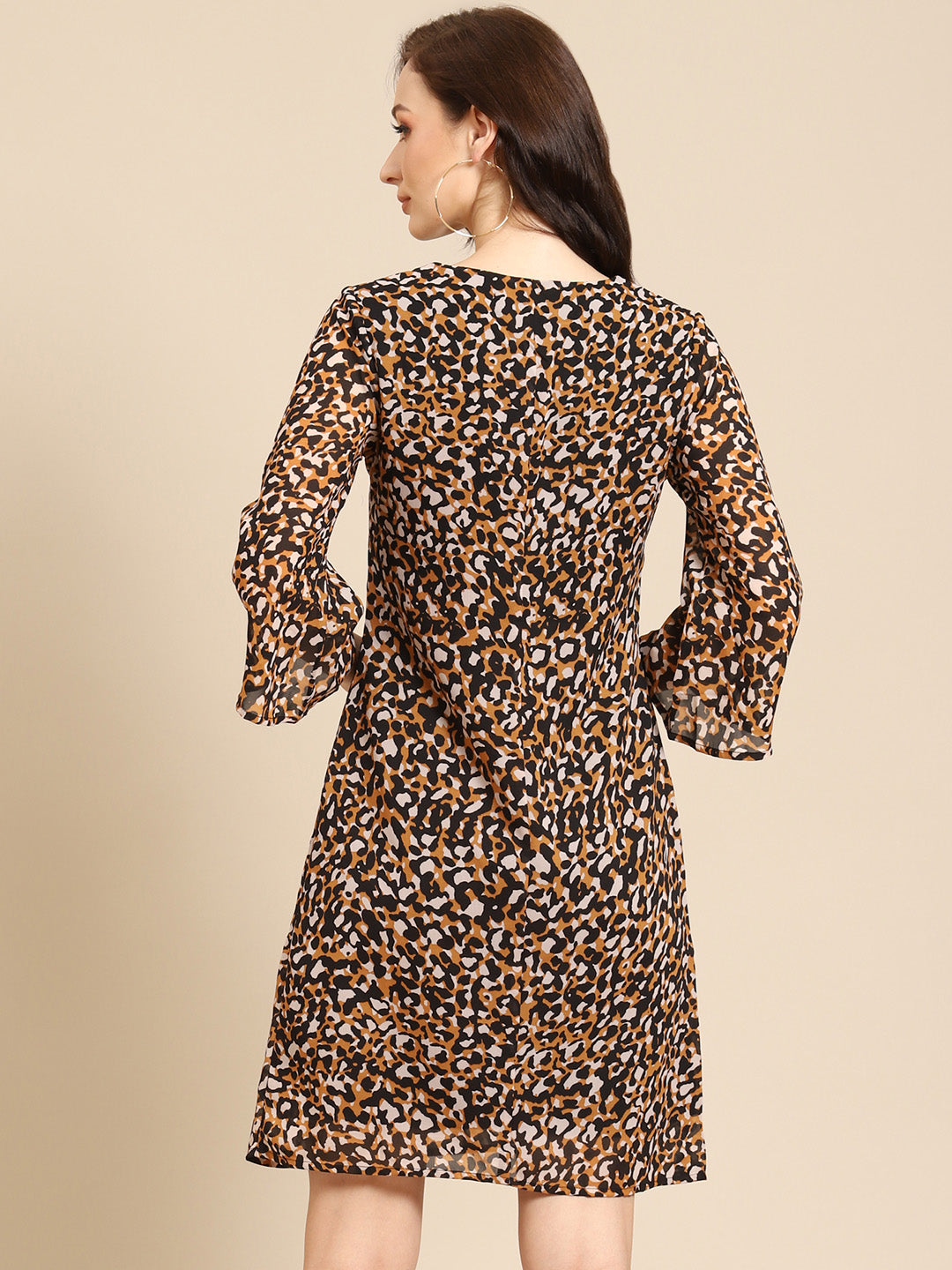 Women’s Leopard Print V-Neck Shift Dress – Casual Stylish Animal Print Outfit